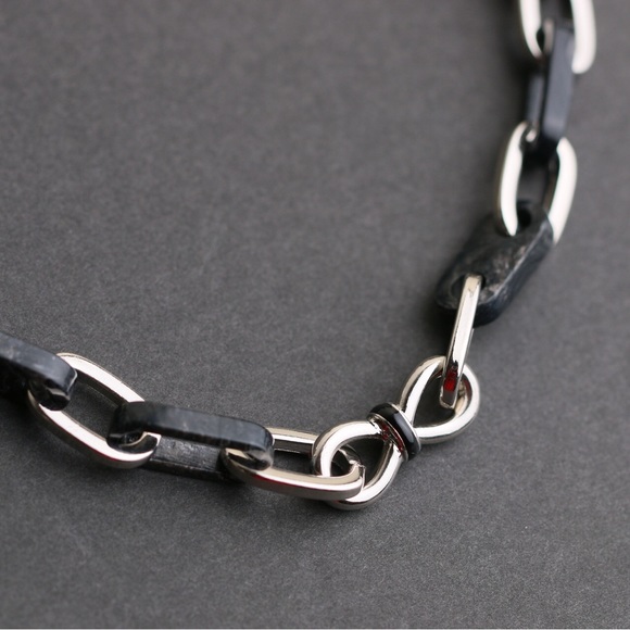 Marc Jacobs Two Tone Bow Chain Necklace - Picture 5 of 5